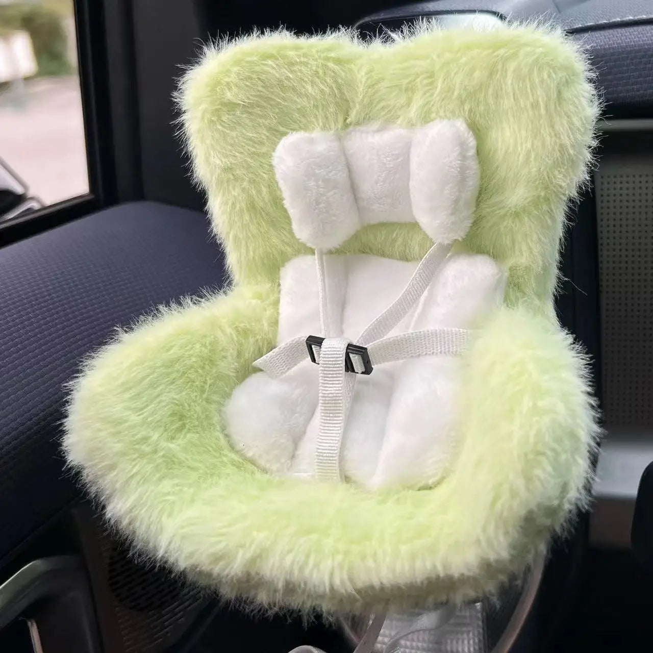 Labubu Doll Car Seat – Cute 15–17cm Accessory & Car Air Vent Decor