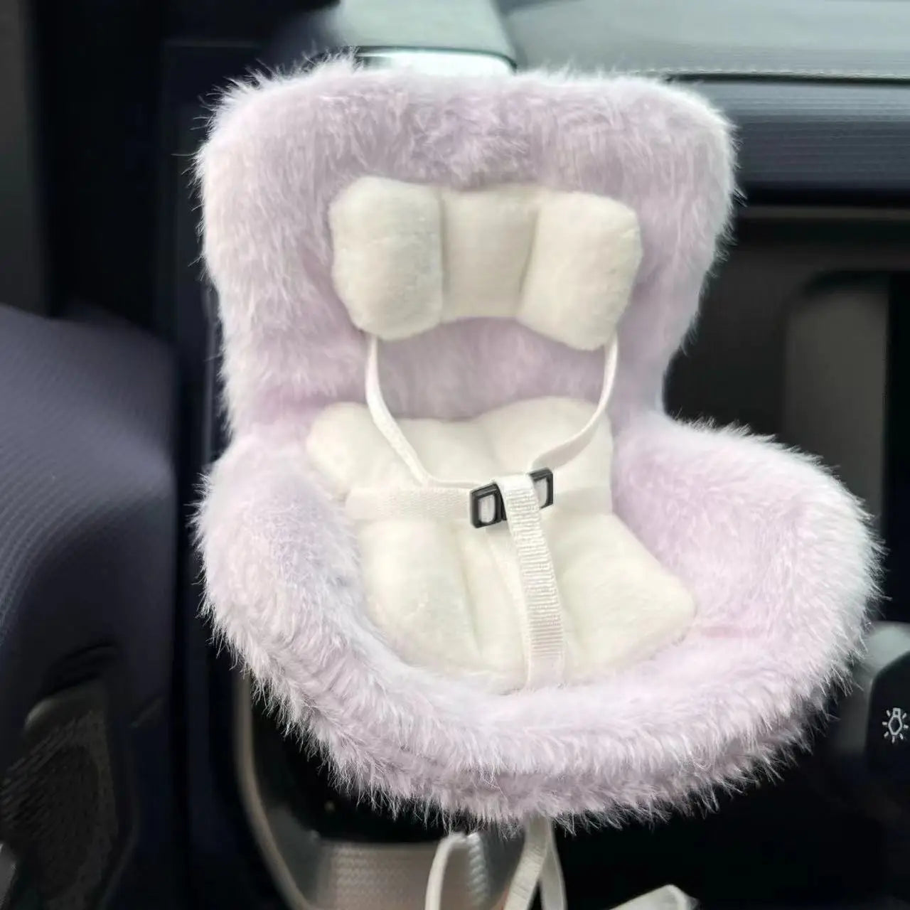 Labubu Doll Car Seat – Cute 15–17cm Accessory & Car Air Vent Decor